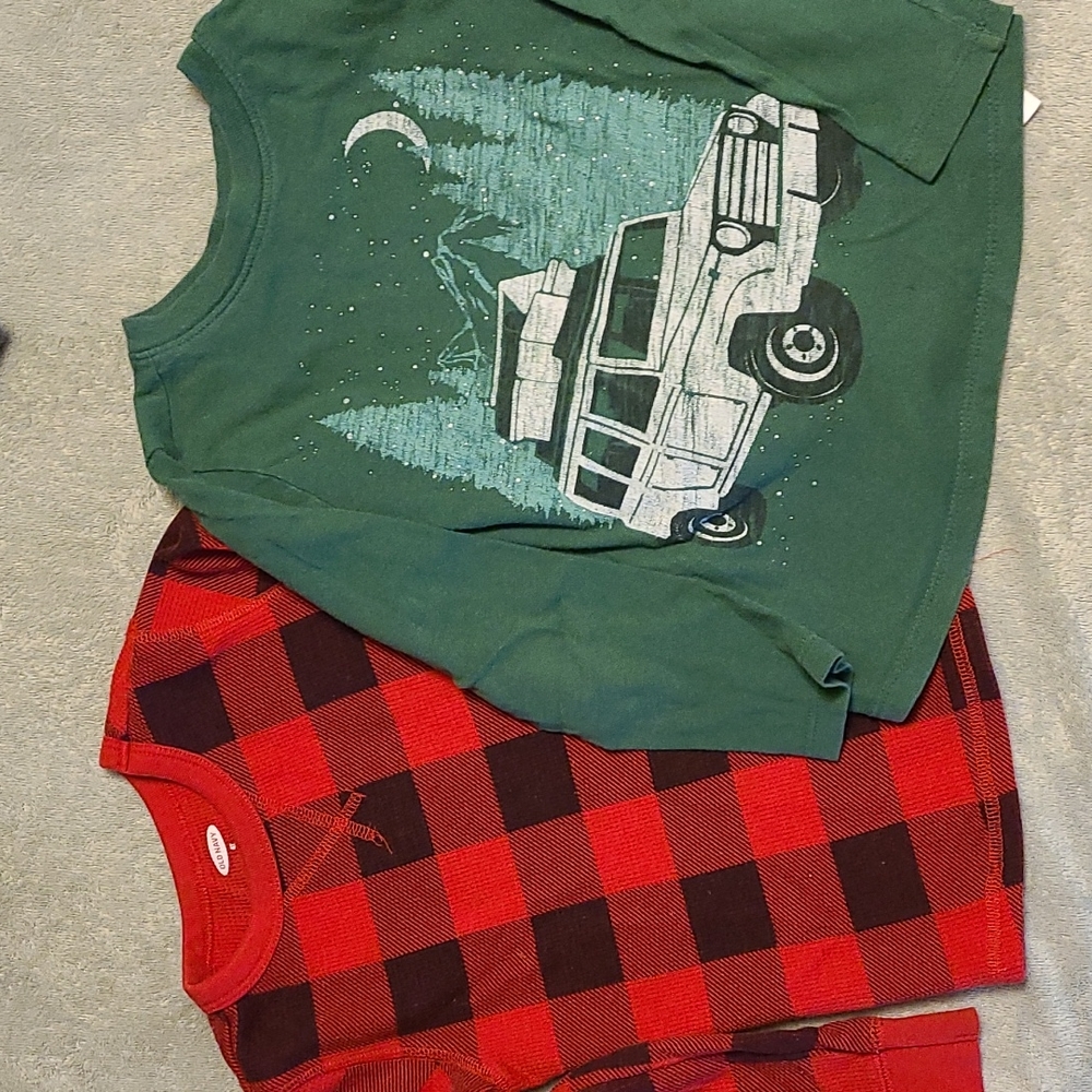 Lot of 2 Old Navy long sleeves 4T